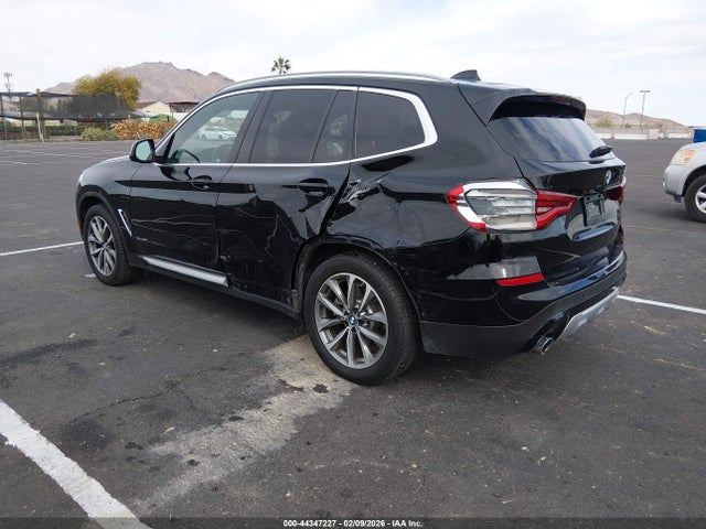 2018 BMW X3 5UXTR9C50JLC80129 Photo 2