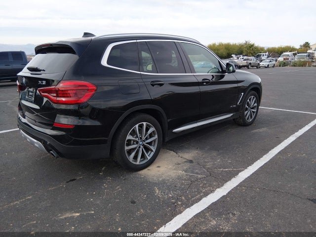 2018 BMW X3 5UXTR9C50JLC80129 Photo 3