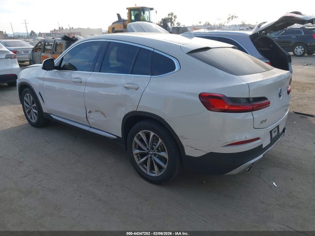 2019 BMW X4 5UXUJ3C59KLG54375 Photo 2