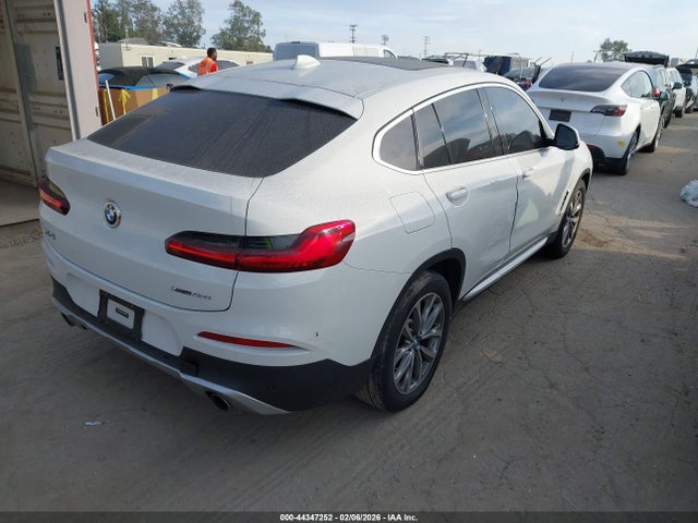 2019 BMW X4 5UXUJ3C59KLG54375 Photo 3