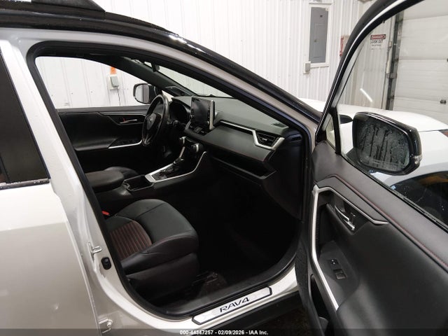 2022 TOYOTA RAV4 PRIME JTMEB3FV0ND100474 Photo 4