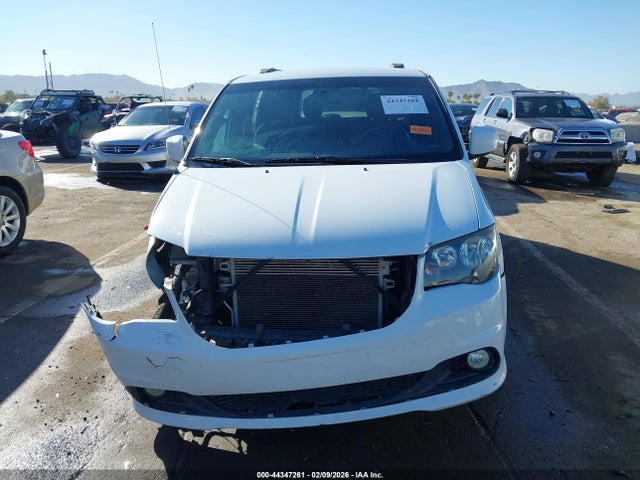 2017 Dodge Grand Caravan Gt მანქანა იყიდება აუქციონზე, vin: 2C4RDGEG5HR694261, აუქციონის ნომერი: 44347261