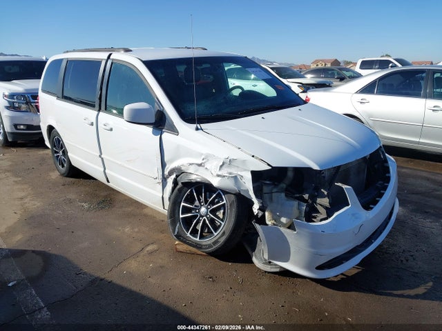 2017 Dodge Grand Caravan Gt მანქანა იყიდება აუქციონზე, vin: 2C4RDGEG5HR694261, აუქციონის ნომერი: 44347261