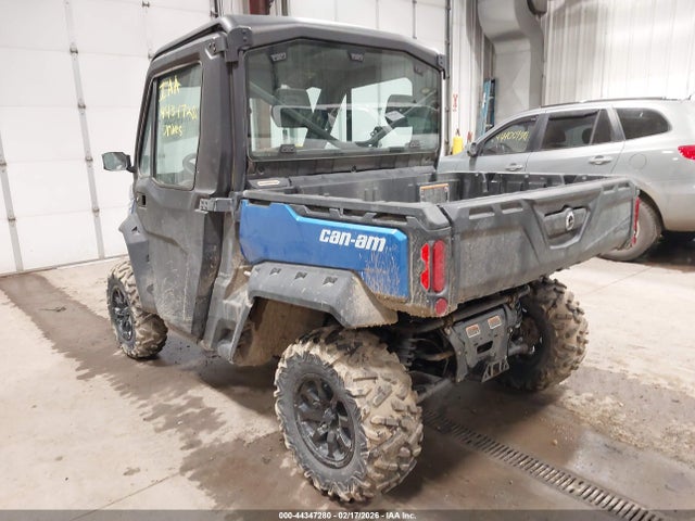 3JBUVAX46MK001317 Can Am Defender
