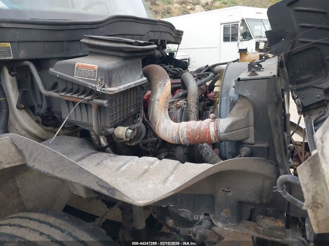 International 4000 4300 2016 1HTMMMML6GH281785 Image 14