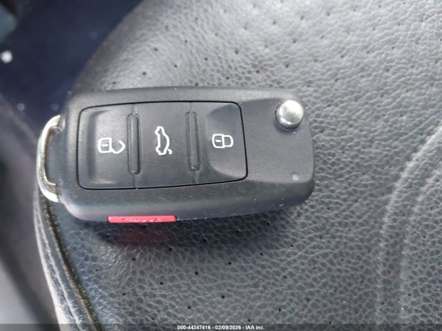 44347416 :رقم المزاد ، 1VWAT7A37FC092869 vin ، 2015 Volkswagen Passat 1.8t Limited Edition مزاد بيع