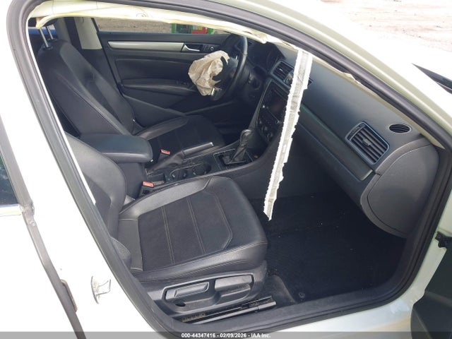 44347416 :رقم المزاد ، 1VWAT7A37FC092869 vin ، 2015 Volkswagen Passat 1.8t Limited Edition مزاد بيع