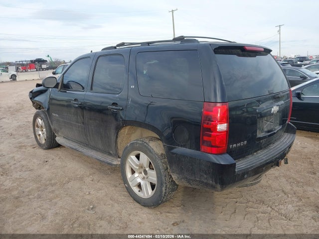 2011 CHEVROLET TAHOE 1GNSCBE08BR311962 Photo 2