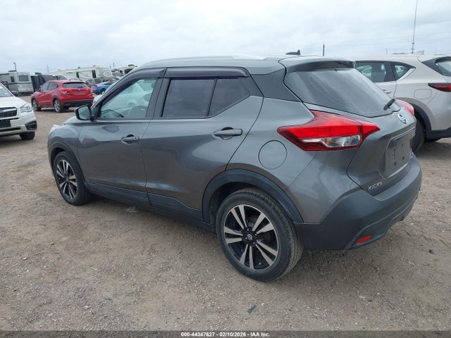 2019 NISSAN KICKS 3N1CP5CU2KL554105 Photo 2