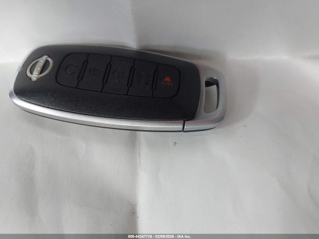 JN8BT3BA8RW352524 Nissan Rogue Sv Fwd