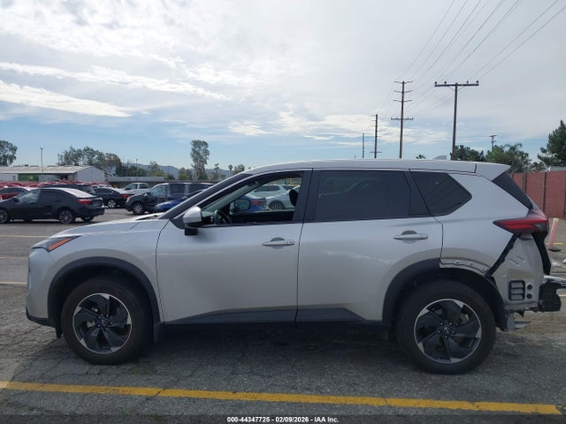 JN8BT3BA8RW352524 Nissan Rogue Sv Fwd