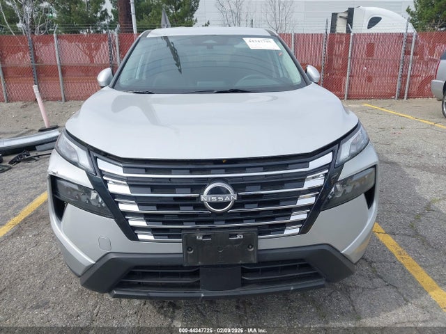 JN8BT3BA8RW352524 Nissan Rogue Sv Fwd