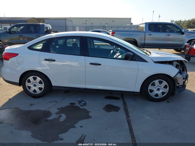 1FADP3E22GL385228 Ford FOCUS S