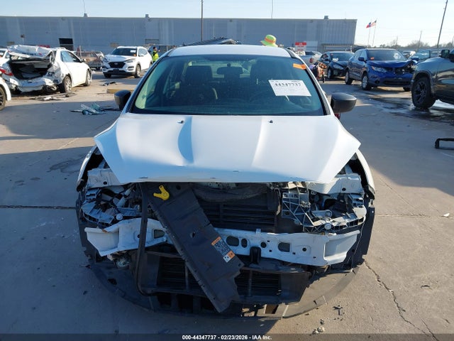 1FADP3E22GL385228 Ford FOCUS S
