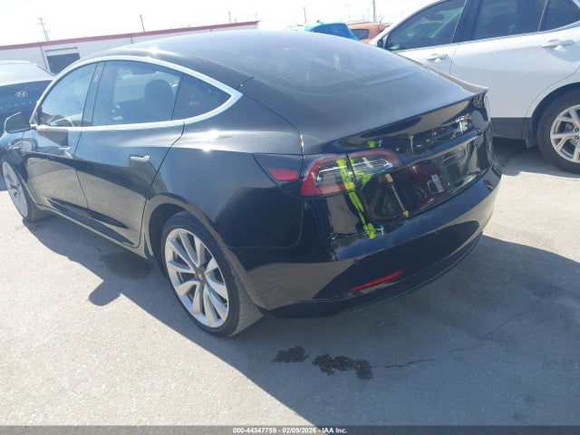 2018 TESLA MODEL 3 5YJ3E1EA2JF042792 Photo 2