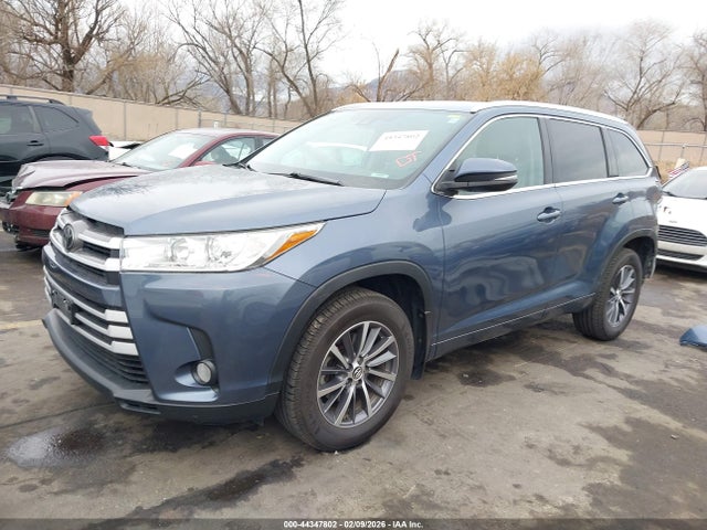 Toyota Highlander Xle 2018 5TDJZRFH8JS816576 Image 2