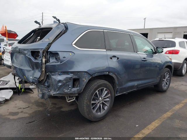 Toyota Highlander Xle 2018 5TDJZRFH8JS816576 Image 4