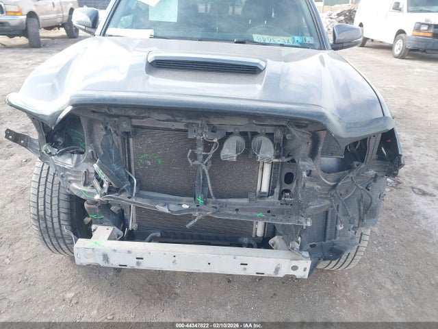 5TFCZ5ANXGX016587 Toyota Tacoma Trd Sport