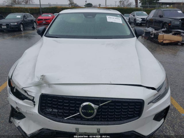 Volvo S60 B5 Core Dark Theme 2023 7JRL12FV7PG239900 Image 12