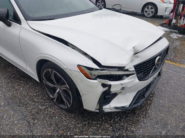 Volvo S60 B5 Core Dark Theme 2023 7JRL12FV7PG239900 Image 6