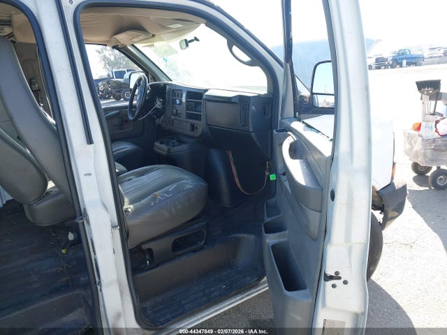 2010 CHEVROLET EXPRESS 1500 1GCUGADX0A1105837 Photo 4