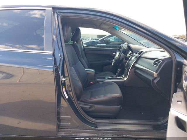 4T1BF1FKXHU676896 Toyota CAMRY SE