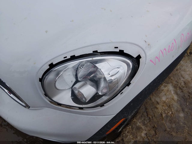 2014 MINI COUNTRYMAN WMWZC5C5XEWM18411 Photo 5