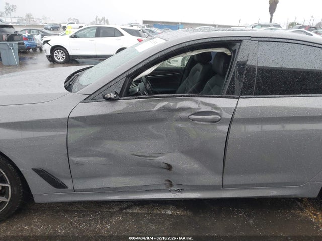 WBA53BH00MCF35086 BMW 530I