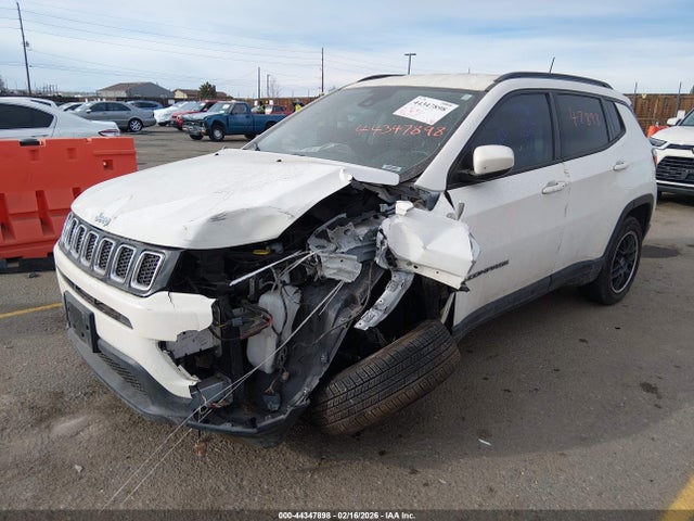 2018 JEEP COMPASS 3C4NJDBB4JT333430 Photo 1