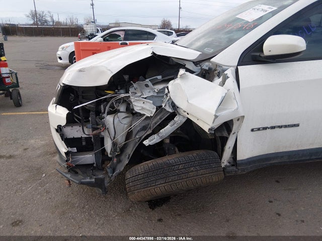 2018 JEEP COMPASS 3C4NJDBB4JT333430 Photo 5