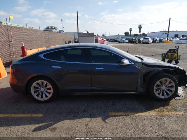 Tesla Model S 100d/75d/p100d 2018 5YJSA1E28JF295227 Image 13