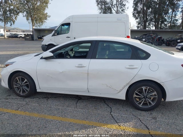 3KPF24AD7PE630287 KIA Forte Lxs