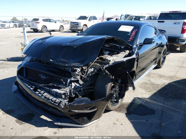 Ford Mustang Gt Premium 2019 1FA6P8CF3K5176573 Image 2
