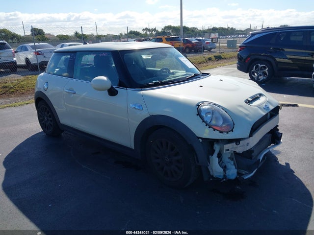 2015 MINI HARDTOP WMWXP7C58F2A41077