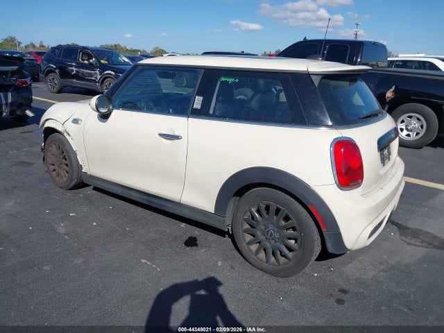 2015 MINI HARDTOP WMWXP7C58F2A41077 Photo 2