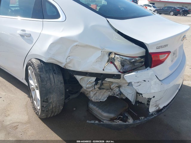 1G1ZD5ST3SF154811 Chevrolet Malibu Fwd 1lt