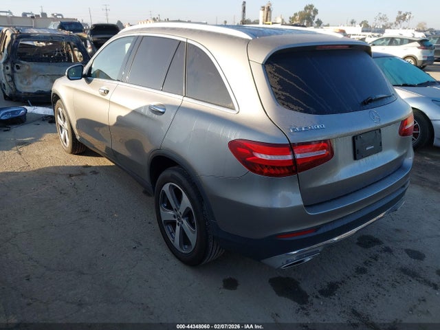 2019 MERCEDES-BENZ GLC 300 WDC0G4JB1KV157202 Photo 2