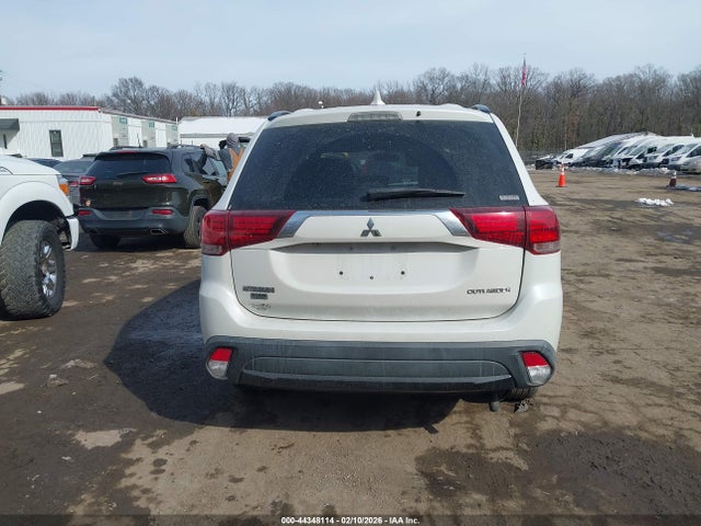 Продаж на аукціоні авто 2018 Mitsubishi Outlander Le, vin: JA4AZ3A38JZ033050, номер лоту: 44348114