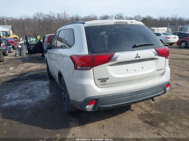 2018 MITSUBISHI OUTLANDER JA4AZ3A38JZ033050 Photo 2