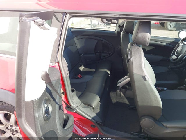 2009 MINI COOPER CLUBMAN WMWML33549TN68925 Photo 7