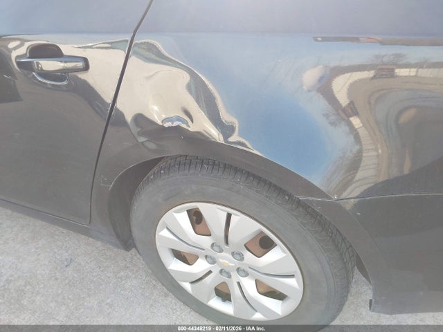 44348219 :رقم المزاد ، 1G1PA5SH2F7230420 vin ، 2015 Chevrolet Cruze Ls Auto مزاد بيع
