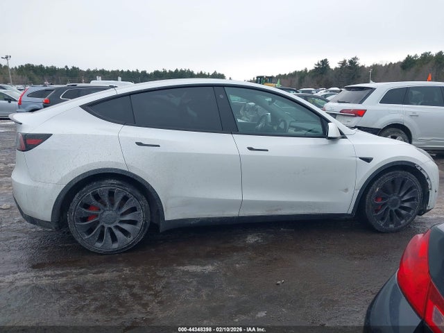 Продажа на аукционе авто 2022 Tesla Model Y Performance Dual Motor All-wheel Drive, vin: 7SAYGDEF7NF308720, номер лота: 44348398