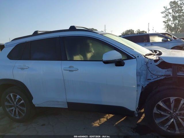 Toyota Corolla Cross Xle 2023 7MUDAAAG6PV056263 Image 14