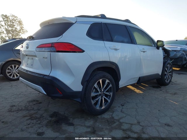 Toyota Corolla Cross Xle 2023 7MUDAAAG6PV056263 Image 4