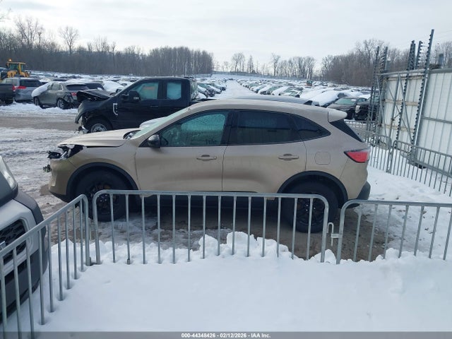 1FMCU9BZ3LUB75224 Ford Escape Se Sport Hybrid