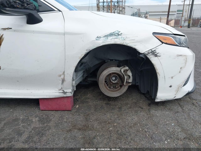 4T1B11HKXKU184405 Toyota CAMRY SE