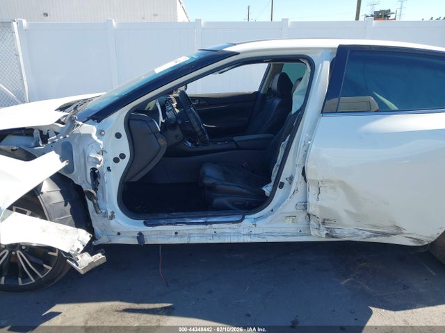 Продаж на аукціоні авто 2018 Nissan Maxima 3.5 Platinum, vin: 1N4AA6AP0JC409458, номер лоту: 44348442