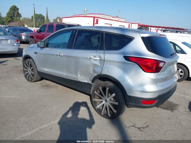 1FMCU0GD4KUB71111 Ford ESCAPE SE