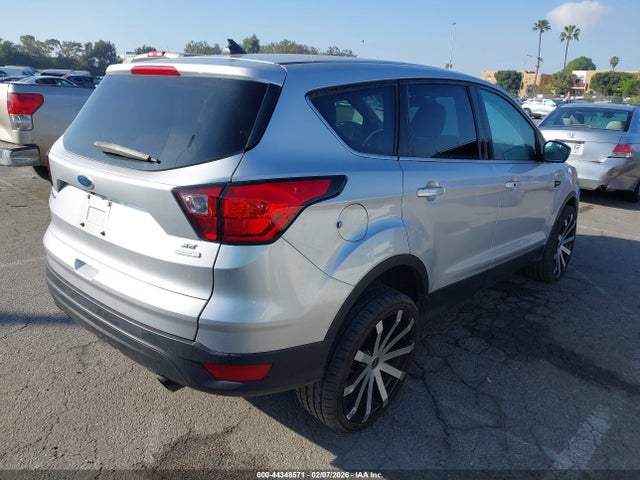 1FMCU0GD4KUB71111 Ford ESCAPE SE