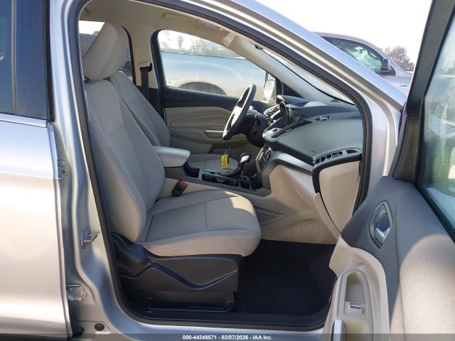 1FMCU0GD4KUB71111 Ford ESCAPE SE